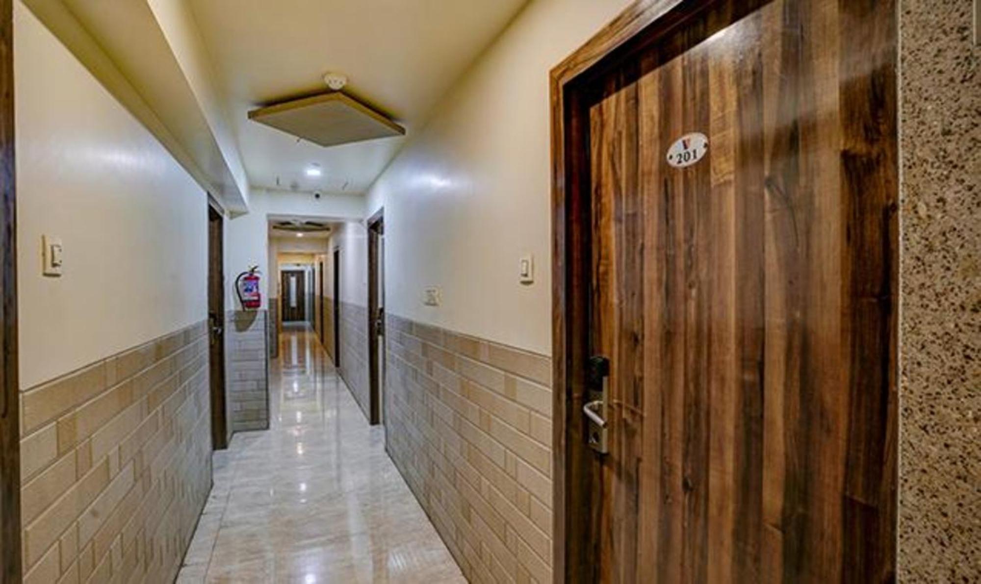 FabHotel Veera Residency Bombay Exterior foto
